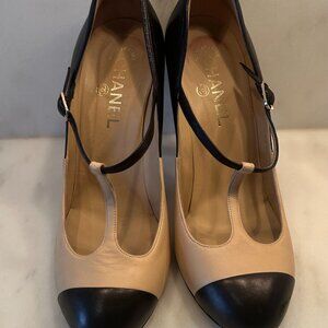CHANEL T Strap Mary Jane Cap Toe Heels Black Tan Leather CC Logo Pumps 38.8 US8